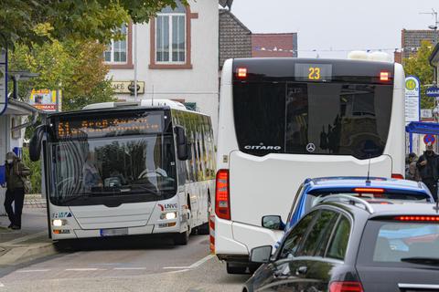 Die Busse der Lokalen Nahverkehrsgesellschaft werden am ersten September-Wochenende um die Groß-Gerauer Innenstadt herumgeleitet. Archivfoto: Robert Heiler