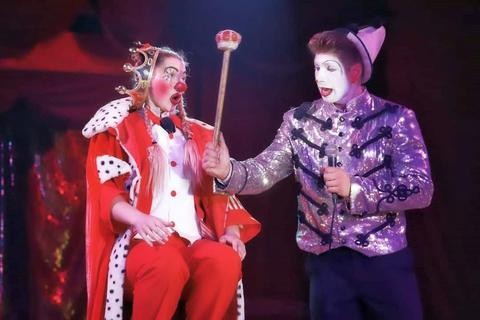 Auch Clowns gehören zum Programm des Circus Baruk, der noch bis zum 24. Juli in Groß-Gerau gastiert. Foto: Circus Baruk