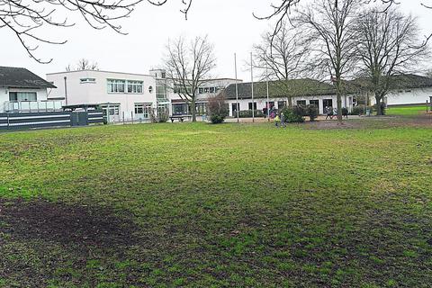 An der Wallerstädter Grundschule könnte eine weitere Kindertagesstätte entstehen. Foto: Marc Schüler