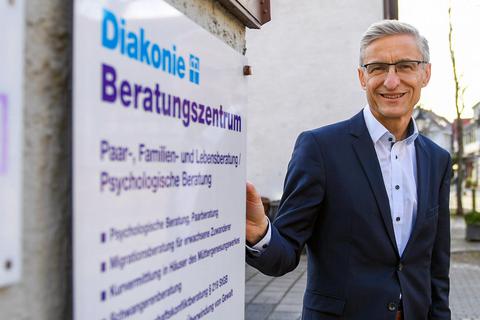 Als Student hat der heutige Leiter des Diakonischen Werks Groß-Gerau/Rüsselsheim, Lucian Lazar, Praktika beim Diakonischen Werk gemacht. Foto: Vollformat/Samantha Pflug