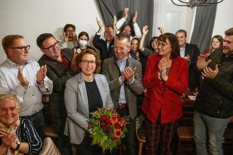 Rosalia Radosti (Mitte) sorgt für Aufbruchstimmung bei der Nauheimer SPD. Foto: Torsten Silz