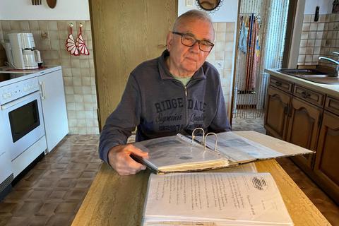 Hans Weigel erinnert sich an zahlreiche Veranstaltungen mit der SKV-Wanderabteilung „Gut Fuß“ Nauheim. Foto: Detlef Volk