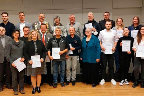 Bei der Meisterfeier der Stadt Raunheim und des Vereinsrings wurden Erfolge gewürdigt sowie      Ehrenbriefe und Verdienstplaketten verliehen. © Michael Kapp