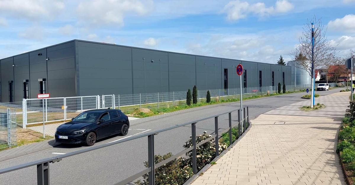Raunheimer Firma IDE stellt neue Produktionshalle vor