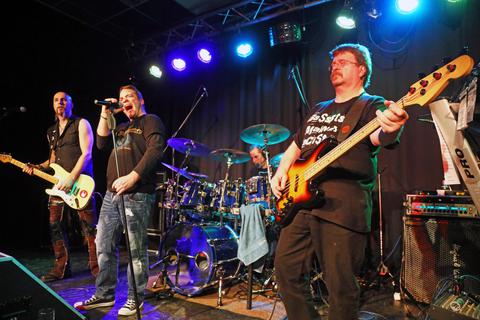 Die Band „Mission Impossible“ spielt auf der Wolfskehler Kerwe-Rocknacht. Archivfoto: Marc Schüler