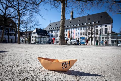Das Papierboot ist das Markenzeichen des neuen „Bel R!“-Festivals, das die Rüsselsheimer Innenstadt beleben soll.