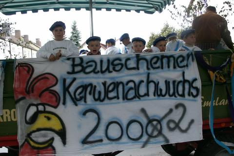 Bereits im Jahr 2002 hat es in Bauschheim „Kerwekinder“ gegeben. Das soll in diesem Jahr wieder der Fall sein. Archivfoto: Ramona Steinbrecher