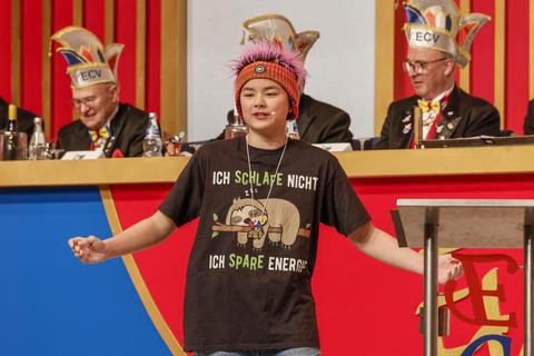 Der 15-jährige Hannes Hausherr alias „YouTuber Elmo“ hatte in seinem selbst geschriebenen Vortrag so manch skurrilen Vorschlag zum Energiesparen in petto. © hbz/Stefan Sämmer