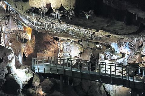Seit der Eröffnung des Breitscheider "Herbstlabyrinths" konnten schon über 100.000 Besucher durch den öffentlichen Teil der Schauhöhle geführt werden. Die Höhlenforscher lernen bei ihren zumeist kräftezehrenden und stundenlangen Exkursionen Bereiche kennen, die der Öffentlichkeit nicht zugänglich gemacht werden können.