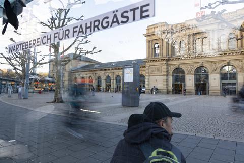 Bundesweiter Streiktag - Nah und Fernverkehr stehen komplett still.