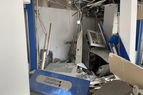 Völlig verwüstet wurde der Raum mit dem Geldautomaten in Bad Homburg.