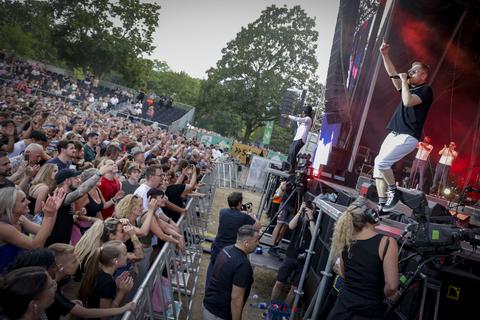 Seeed brilliert am Freitag beim Open-Air-Konzert im Mainzer Volkspark. Foto: Sascha Kopp