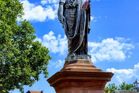 Das Denkmal für Graf Franz I. zu Erbach hat einiges erlebt