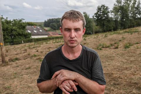 Weil es im trockenen Sommer 2018 für Landwirte wie Markus Koch in Güttersbach auf Weiden und Äckern nichts mehr zu holen gibt, sorgen sie sich um die Zukunft ihrer Kühe und den Milchertrag ihrer Herden. Foto: Joaquim Ferreira 