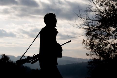 Die Odenwälder Jäger haben sich vor gut einem Jahr im Pakt mit dem Kreis auch zum Mitwirken bei der Prävention gegen die gefürchtete Afrikanische Schweinepest verpflichtet. Dabei macht ihnen die Corona-Pandemie ihre Arbeit nicht leichter.