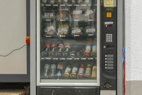 Lebensmittelautomaten bieten Landwirten ein kleines Zusatzgeschäft. Archivfoto: Harald Kaster