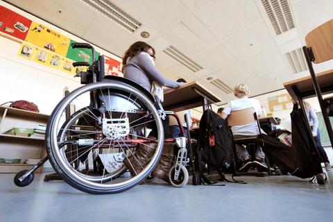 Beratungsbedarf haben nicht allein Menschen mit Behinderung, sondern auch deren Angehörige. Der Verein „Wir dabei“ ist jetzt ein Ansprechpartner im Odenwaldkreis. Symbolfoto: dpa