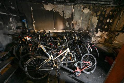 Feuer und Rauch haben vor zwei Wochen das „Michelstädter Radhaus“schwer beschädigt.       Foto: Dirk Zengel