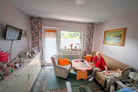 Elisabeth Knoblauch ist mit 97 Jahren die älteste Bewohnerin der Senioren-Wohngemeinschaft Forellenhof in Annelsbach. Sie fühlt sich dort wohl. Foto: Dirk Zengel 