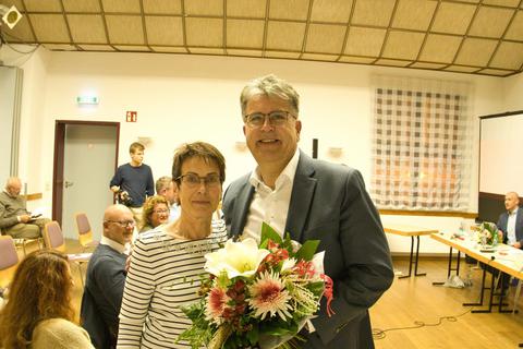 Rüdiger Holschuh mit seiner Ehefrau Jutta nach der Nominierung. Foto: Manfred Giebenhain