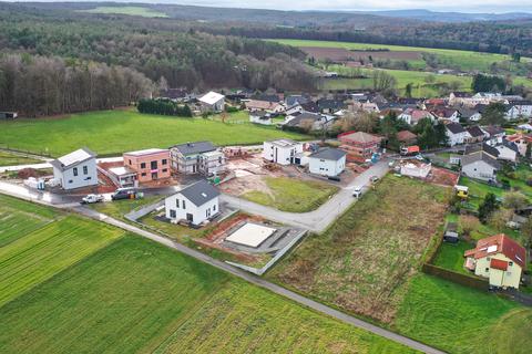 Neuer Bauplatz in Lützel-Wiebelsbach in der Bogenstraße. Foto: Dirk Zengel