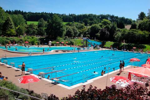 Michelstadt Sieht Waldschwimmbad Trotz Krise Im Auftrieb