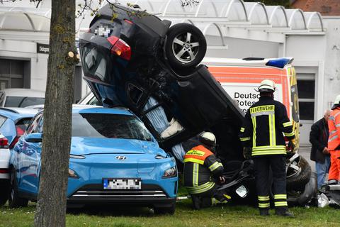 Bei einem Unfall in Michelstadt sind vier Menschen verletzt worden. Der Schaden wird auf 80.000 Euro geschätzt. Foto: Michael Lang