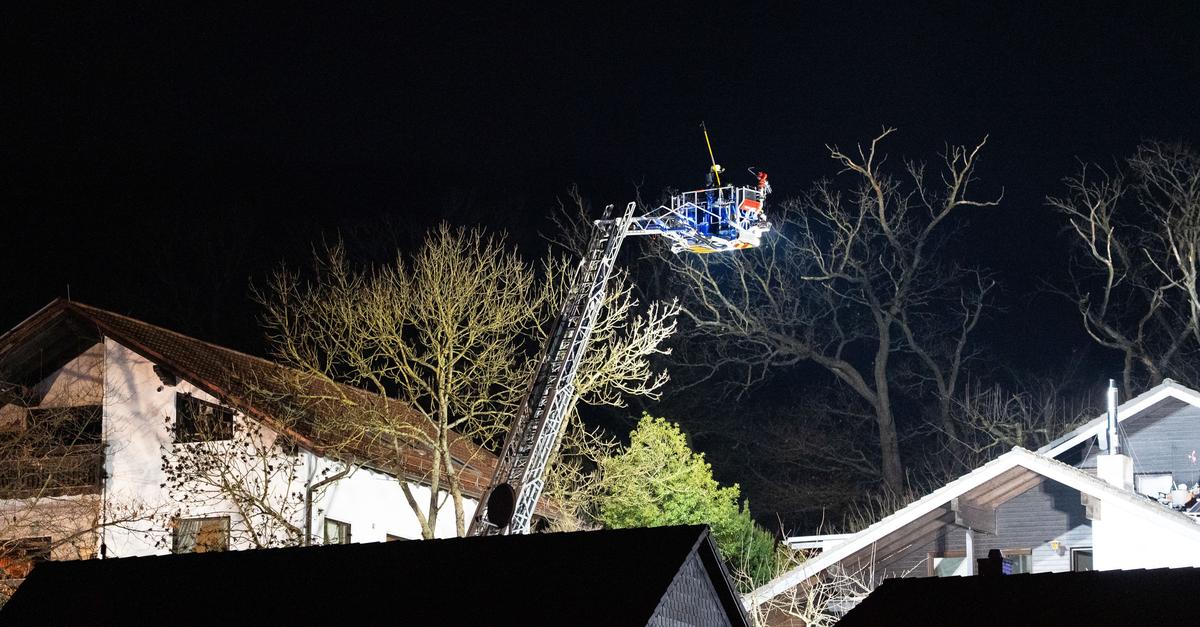Reichelsheim: Feuer greift von Balkon auf Dachgeschosswohnung über