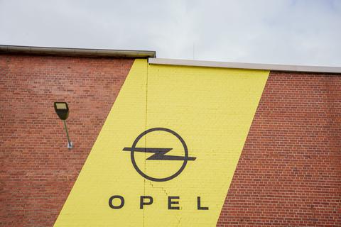 Der Autohersteller Opel ruft über 200.000 Modelle der Serie Corsa zurück. Archivfoto: dpa