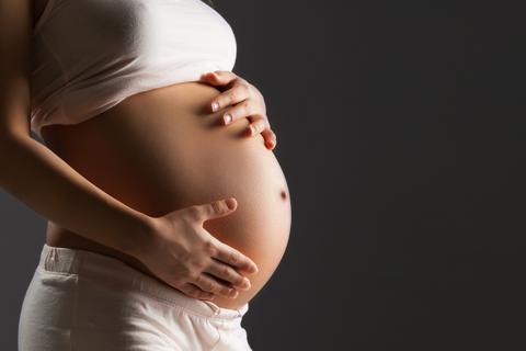 Die Corona-Impfung führt nicht zu Unfruchtbarkeit, da sind sich führende Experten einig.  Foto: Igor Borodin/Fotolia