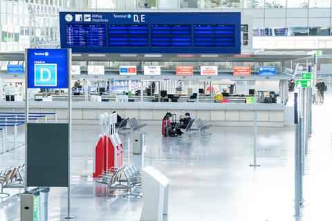 Das Terminal 2 am Frankfurter Flughafen bleibt vorerst geschlossen. Foto: dpa