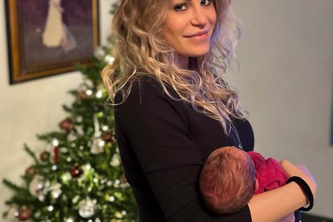 2018 hat sie im_Fernsehen nach der großen Liebe gesucht. Gefunden hat Michelle Schellhaas sie nun außerhalb des TV. Ihr Freund Pietro ist auch Vater ihrer Tochter Soley.       Foto: Michelle Schellhaas