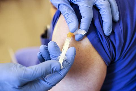 Wegen der Impfpflicht im Pflege- und Gesundheitsbereich wird vor Versorgungsengpässen gewarnt.           Archivfoto: René Vigneron