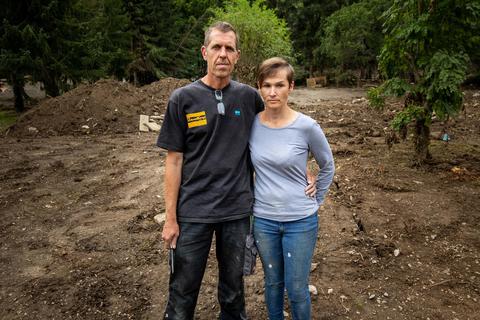 Mark und Karin Labudde aus Ahrbrück haben keine Elementarschadenversicherung. Foto: Lukas Görlach