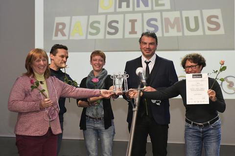 Die Vertreter der Justus-von-Liebig-Schule freuen sich über den ersten Platz. Foto: Gerold