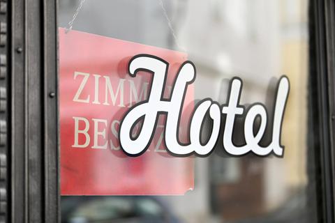 Noch können Hotels in Rheinhessen unter 2G-Regeln Gäste empfangen. Die nahe Zukunft bereitet dem Gastgewerbe aber große Sorgen. Archivfoto: dpa
