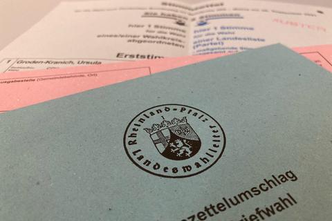 Ein Briefwahlbogen aus Rheinland-Pfalz. Foto: Denise Frommeyer