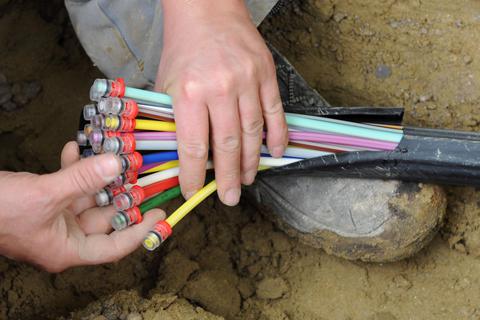 Glasfaserkabel gelten als unabdingbar für digitale Teilhabe. Foto: dpa