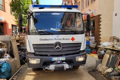 Das DRK liefert in der Katastrophenregion Trinkwasser per LKW. Foto: DRK Hessen