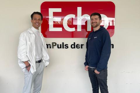 Luis Krueger (links) spricht mit Niklas Allmrodt über seinen Werdegang als DJ.
