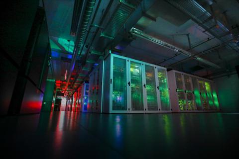 Ständigen Kühlungsbedarf haben die Anlagen in Rechenzentren wie hier beim Anbieter Darz in Darmstadt.  Archivfoto: Guido Schiek 