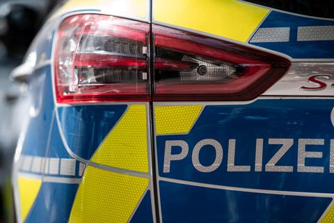 Das Heck eines Polizeiautos. Symbolfoto: dpa