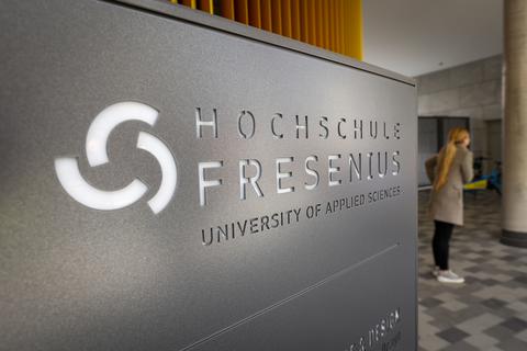 Die neue Hochschule wird vorerst Räume auf dem Campus der Schwesterhochschule Fresenius nutzen. Foto: Lukas Görlach