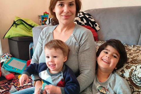 Caroline Rohrer macht mit ihren Söhnen Elian (links) und Sinan (rechts) aus der kindergartenfreien Zeit das Beste. Foto: Anja-Meike Müller 