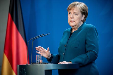 Bundeskanzlerin Angela Merkel (CDU), spricht bei einer Pressekonferenz nach einer Telefonkonferenz mit den Ministerpräsidenten der Länder über weitere Maßnahmen gegen die Ausbreitung des Coronavirus. Kurz danach musste sie sich selbst in Quarantäne begeben. Foto: dpa