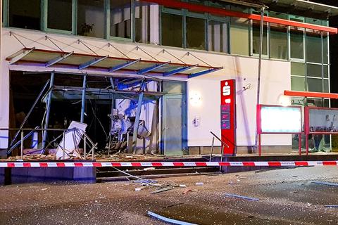 Ein gesprengter Geldautomat in Hungen. Foto: Polizei Gießen