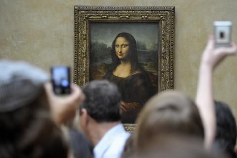 Das Gemälde "Mona Lisa" ist eine der Hauptattraktionen im Pariser Louvre-Museum. Foto: dpa