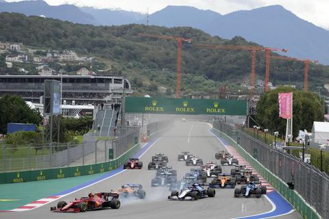 Dieser Bilder wird es dieses Jahr nicht zu sehen geben, denn die Formel 1 hat das Russland-Rennen in Sotschi nach dem Angriff auf die Ukraine abgesagt. Archivfoto:  Foto: Sergei Grits/AP/dp