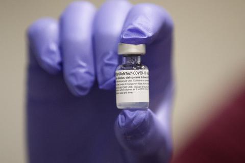 100 Millionen Dosen des Biontech-Impfstoffs sollen im kommenden Jahr nach China geliefert werden. Foto: dpa