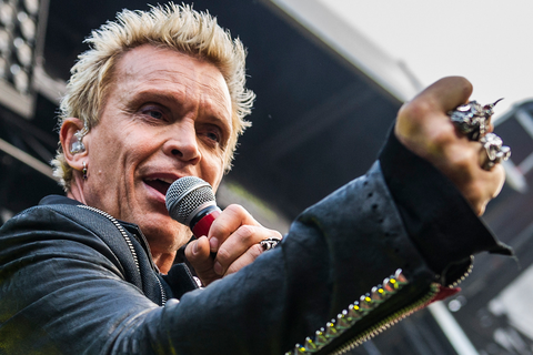 Billy Idol kommt 2022 nach Wiesbaden und gibt ein Konzert in der Brita-Arena. Archivfoto: Paul Zinken